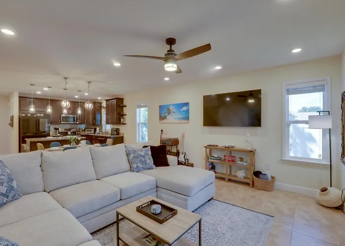Swim, Golf, Grill & Chill! Port St Lucie Getaway