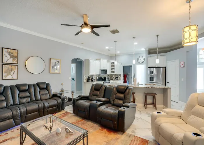 Games, Outdoor Kitchen: Port St Lucie Family Home